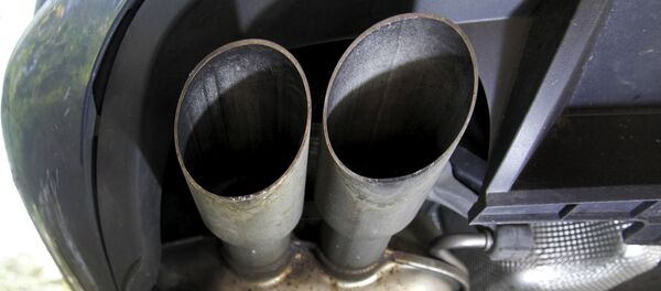The exhaust system of a Volkswagen Passat TDI diesel car is seen in Esquibien, France, September 23, 2015 - Sputnik Türkiye