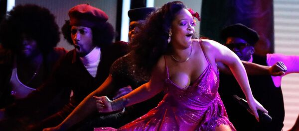 Rihanna 2018 Grammy Ödülleri'nde - Sputnik Türkiye