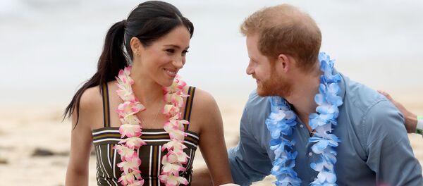 Prens Harry-Meghan Markle çifti, Avustralya'nın Sidney kentindeki Bondi plajında - Sputnik Türkiye