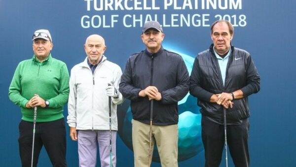 Dışişleri Bakanı Mevlüt Çavuşoğlu Turkcell Platinum Golf Challenge'da Türkiye Futbol Federasyonu (TFF) Başkanı Yıldırım Demirören, Cavit Yıldız ve TFF Başkan Vekili Nihat Özdemir karşı karşıya geldi. - Sputnik Türkiye