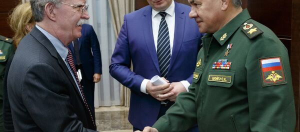 Beyaz Saray Ulusal Güvenlik Danışmanı John Bolton- Rusya Savunma Bakanı Sergey Şoygu - Sputnik Türkiye