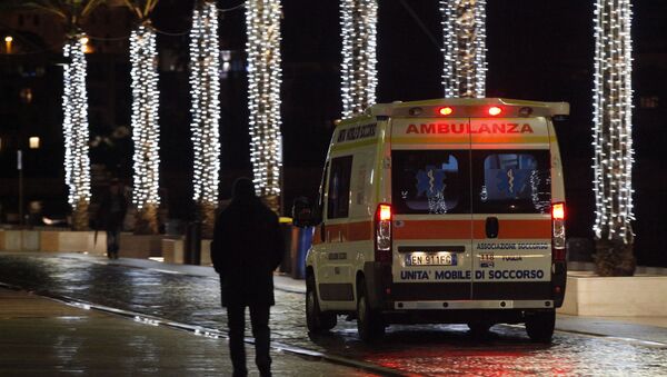 An ambulance arrives with injured at the Antonio Perrino hospital in Brindisi, southern Italy - Sputnik Türkiye