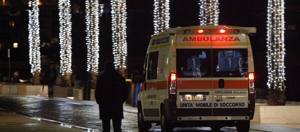 An ambulance arrives with injured at the Antonio Perrino hospital in Brindisi, southern Italy - Sputnik Türkiye