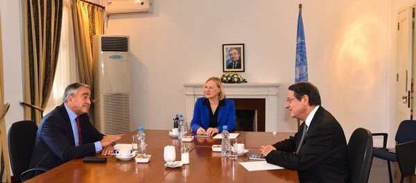 Kıbrıs'ta Türk ve Rum tarafı arasında iki kapı açılacak Kıbrıs'ta Türk ve Rum tarafı arasında iki kapı açılacak - Sputnik Türkiye