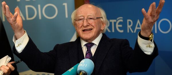 Ireland's presidential candidate President Michael D. Higgins speaks to media after a presidential debate on RTÉ Radio 1 in Dublin - Sputnik Türkiye
