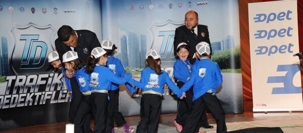 4 milyon çocuk 'trafik dedektifi' oldu - Sputnik Türkiye