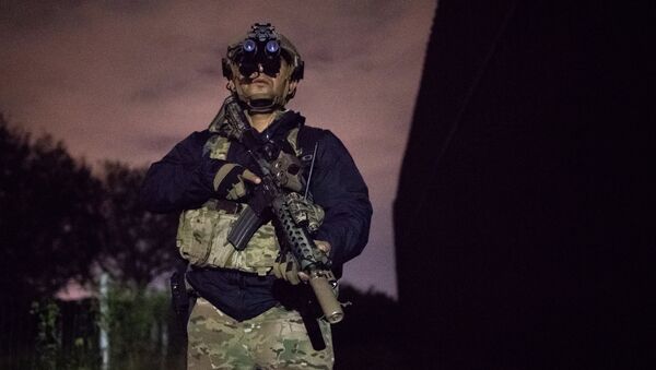 Meksika sınırında görevli ABD sınır güvenlik gücü - Sputnik Türkiye