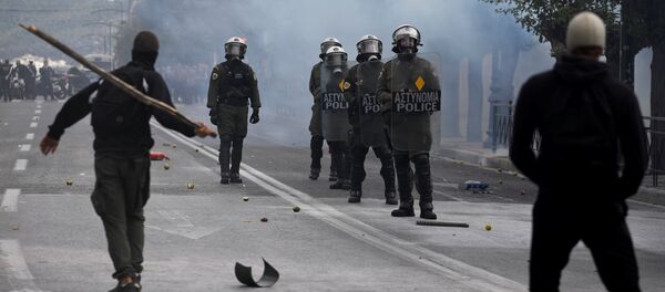 Yunanistan'da lise öğrencileri ile polis arasında çatışma - Sputnik Türkiye
