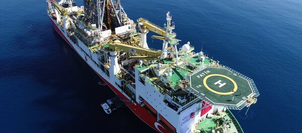 Türkiye'nin ilk sondaj gemisi Fatih - Sputnik Türkiye