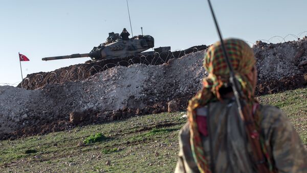 YPG ile TSK'ya ait tank - Sputnik Türkiye