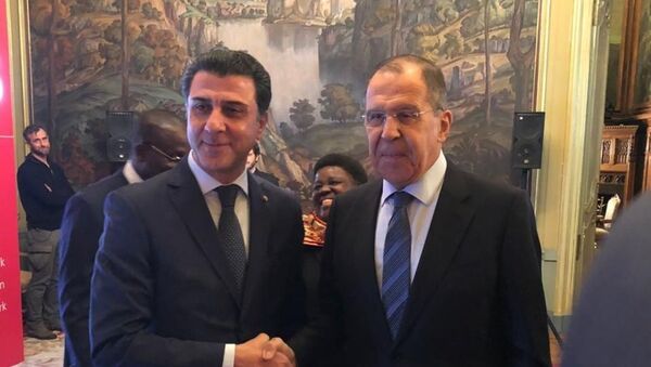 Rusya Dışişleri Bakanı Sergey Lavrov ve  TOBB- Tobtim Rusya Genel Müdürü Sabahattin Yavuz - Sputnik Türkiye