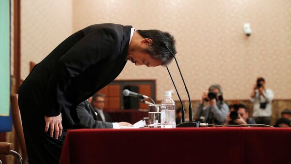 Japon gazeteci Jumpei Yasuda, Tokyo'da düzenlediği basın toplantısında özür diledi. - Sputnik Türkiye