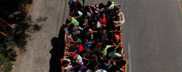 ABD'ye yürüyen göçmen konvoyu - Sputnik Türkiye