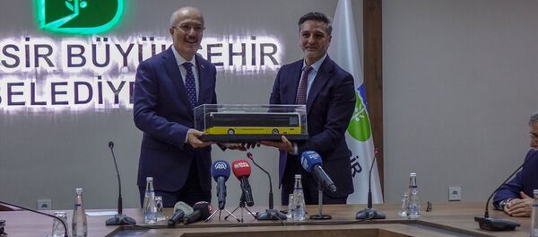 TEMSA Ulaşım Araçları Genel Müdürü Hasan Yıldırım - Balıkesir Büyükşehir Belediye Başkanı Zekai Kafaoğlu - Sputnik Türkiye