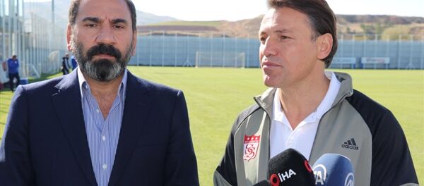 Mecnun Otyakmaz- Tamer Tuna - Sputnik Türkiye