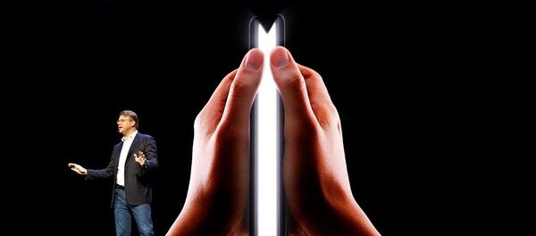 Samsung'un katlanabilir ekranlı telefonu - Sputnik Türkiye