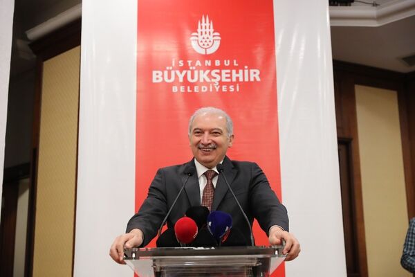 İstanbul Büyükşehir Belediye Başkanı Mevlüt Uysal - Sputnik Türkiye