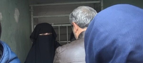 10 Kasım töreninde 'Atatürk ilah değil' diyen kadın gözaltına alındı - Sputnik Türkiye