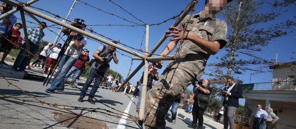 Kuzey Kıbrıs'ta açılan sınır kapıları - Sputnik Türkiye