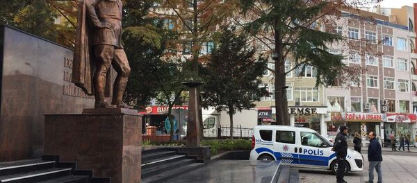 Tekirdağ'ın Çorlu ilçesinde saldırıya uğrayan Atatürk Anıtı - Sputnik Türkiye