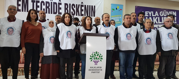 Diyarbakır'da 16 HDP'li, Öcalan için açlık grevi başlattı - Sputnik Türkiye