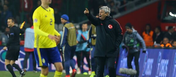 Türkiye A Milli Futbol Takımı Teknik Direktörü Mircea Lucescu Türkiye A Milli Futbol Takımı Teknik Direktörü Mircea Lucescu - Sputnik Türkiye
