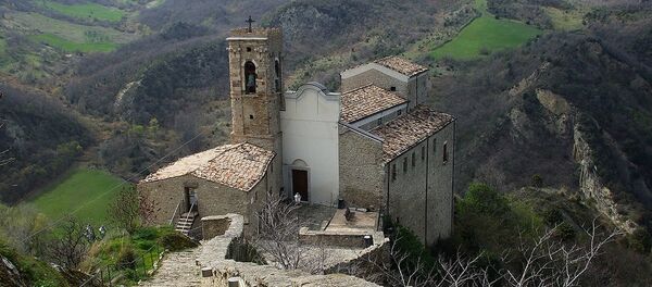 İtalya'daki kale turistlere kiralanacak - Roccascalegna - Sputnik Türkiye