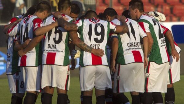 Şili'ye göç eden Filistinlilerin kurduğu Palestina futbol takımı Audax Italiano'yu 3-2'lik skorla geçti ve 40 yıl aradan sonra Şili Kupası'nı kazanarak Libertadores Kupası'na gitmeye hak kazandı. - Sputnik Türkiye
