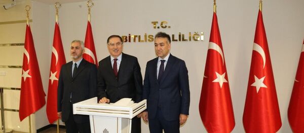 Kamu Başdenetçisi Şeref Malkoç - Bitlis Valisi Oktay Çağatay - Sputnik Türkiye