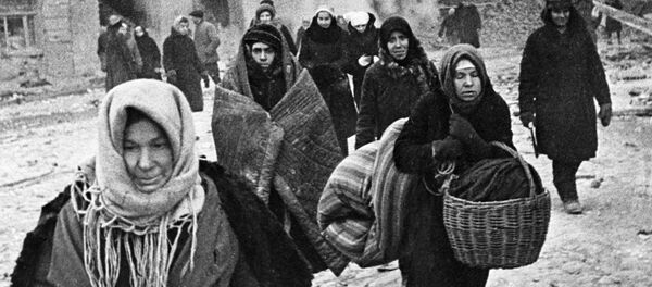 Ladoga Gölü'nün üzerinden geçen 'Yaşam yolu' - Sputnik Türkiye