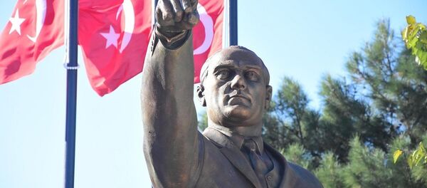 Atatürk heykeli - İzmir - Sputnik Türkiye