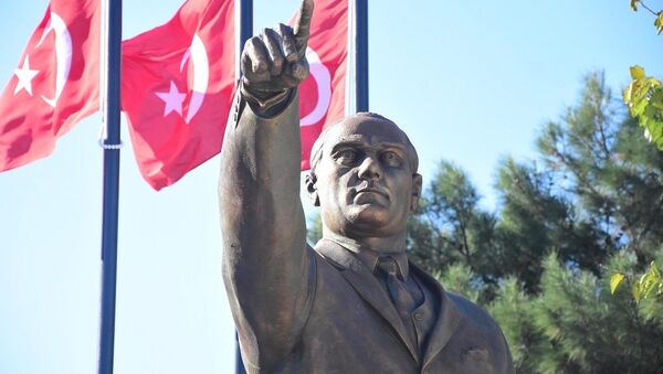 Atatürk heykeli - İzmir - Sputnik Türkiye