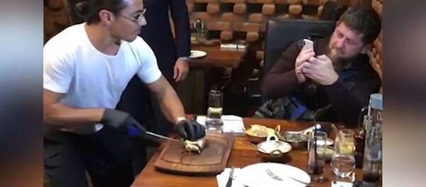 Nusret, bu sefer de Çeçen lider Kadirov'un etini tuzladı - Sputnik Türkiye