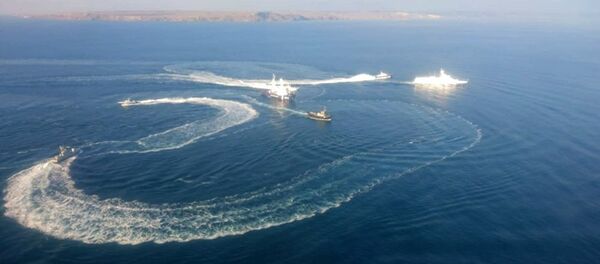 Kerç Boğazı'na hücum eden Ukrayna savaş gemileri - Sputnik Türkiye