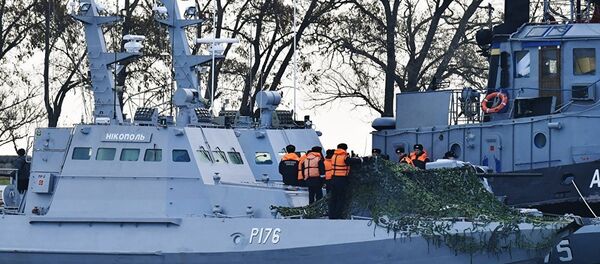 Kerç Boğazı'nı ihlal etmelerinin ardından Rusya tarafından alıkonan Ukrayna'nın 3 askeri gemisi - Sputnik Türkiye