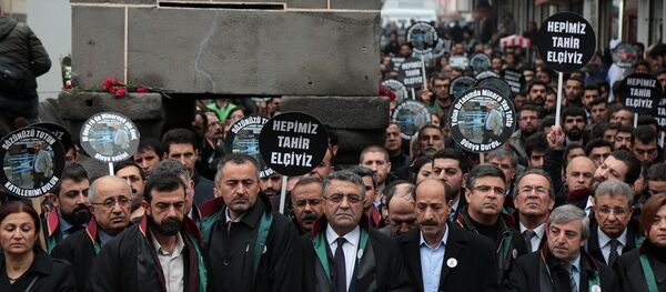 Diyarbakır Baro Başkanı Tahir Elçi’nin vurulduğu yerde anıldı - Sputnik Türkiye