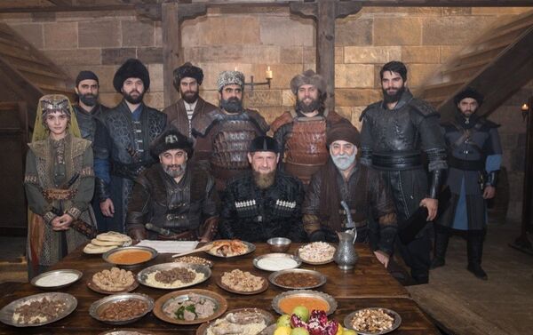 Çeçenistan lideri Ramzan Kadirov, İstanbul ziyareti sırasında “Diriliş Ertuğrul” dizisinin setini  ziyaret etti - Sputnik Türkiye
