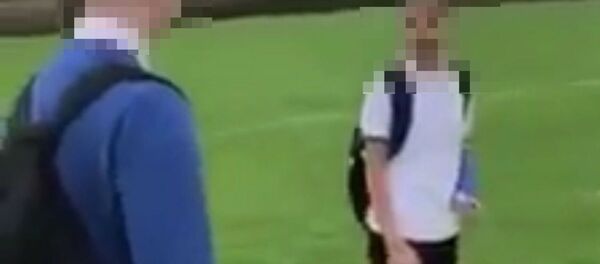 İngiltere'de Suriyeli mülteci çocuğa ırkçı saldırı: Boğazını sıkıp su döktüler! - Sputnik Türkiye