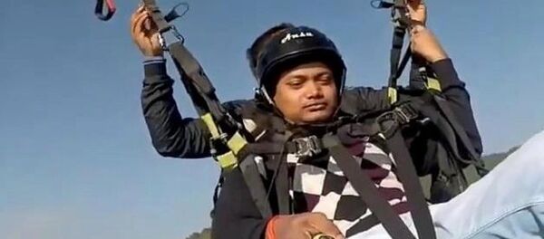 Yamaç paraşütünün ipi koptu - Sputnik Türkiye