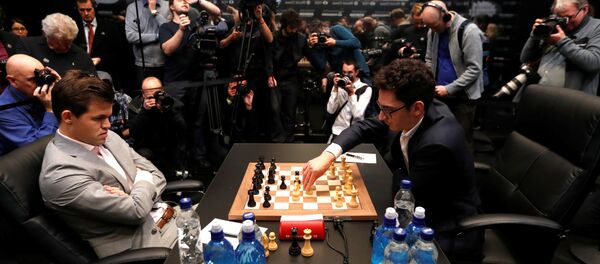 Magnus Carlsen ile Fabiano Caruana - Sputnik Türkiye