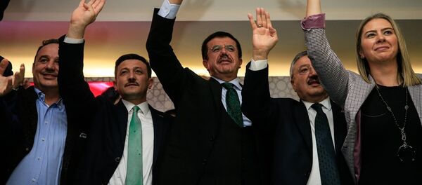 Nihat Zeybekci - Sputnik Türkiye