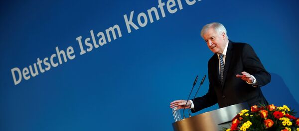 Alman İslam Konferansı- İçişleri Bakanı Horst Seehofer - Sputnik Türkiye