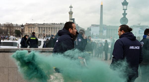 Fransa'da ambulans çalışanlarından eylem - Sputnik Türkiye