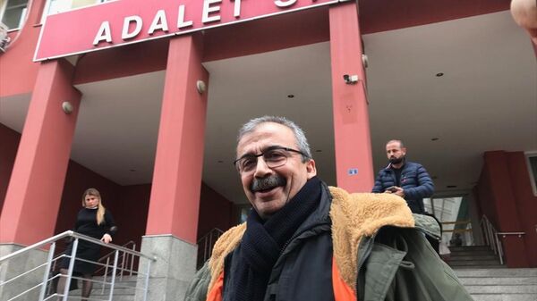 Sırrı Süreyya Önder, Ne sarf ettiysek, arkasındayız. Barış ve demokrasi kazanacak dedi. - Sputnik Türkiye
