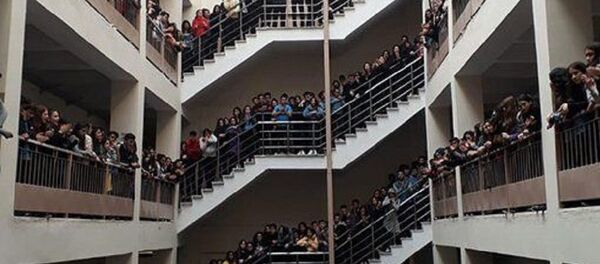 Kadriye Moroğlu Anadolu Lisesi, taciz protestosu - Sputnik Türkiye