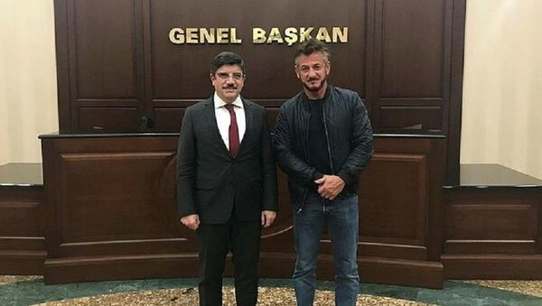 Oyuncu Sean Penn ve AK Parti Genel Başkan Danışmanı Yasin Aktay - Sputnik Türkiye