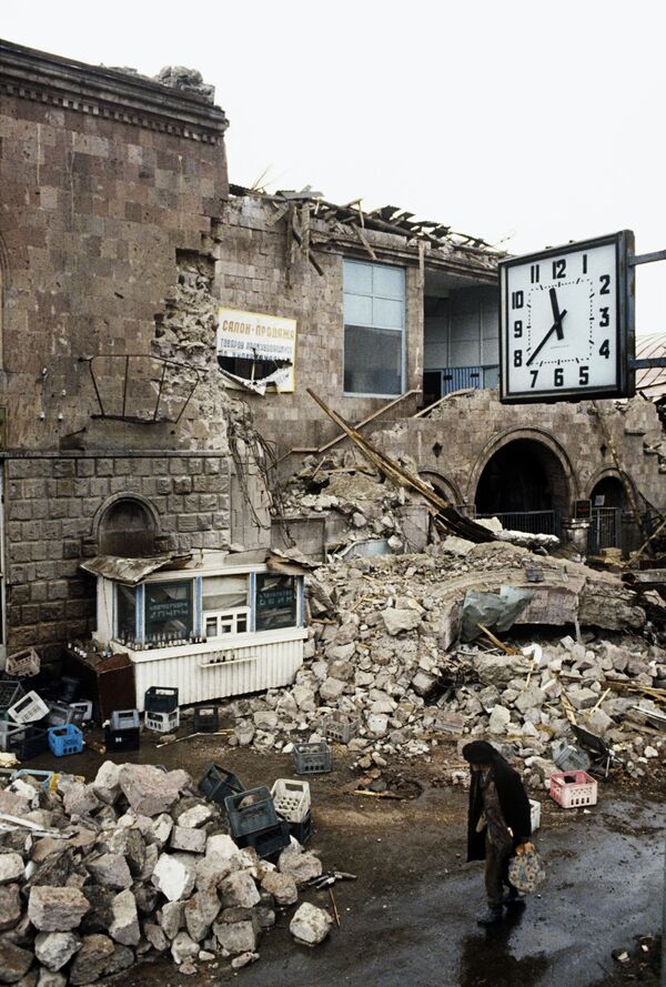 Ağır yıkıma neden olan Spitak Depremi - Sputnik Türkiye