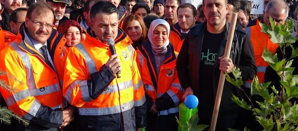 Tarım ve Orman Bakanı Dr. Bekir Pakdemirli ve sanatçı Haluk Levent - Sputnik Türkiye