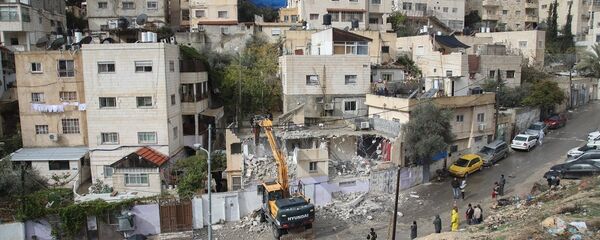 İsrail, Filistinlinin evini kendi elleriyle yıktırdı - Sputnik Türkiye