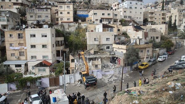 İsrail, Filistinlinin evini kendi elleriyle yıktırdı - Sputnik Türkiye